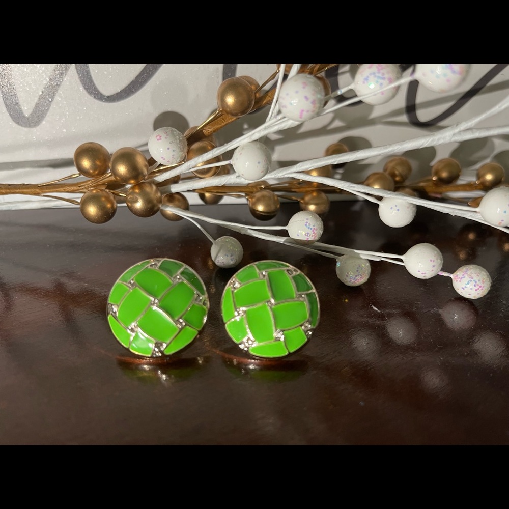 Green & Silver Round Studs
